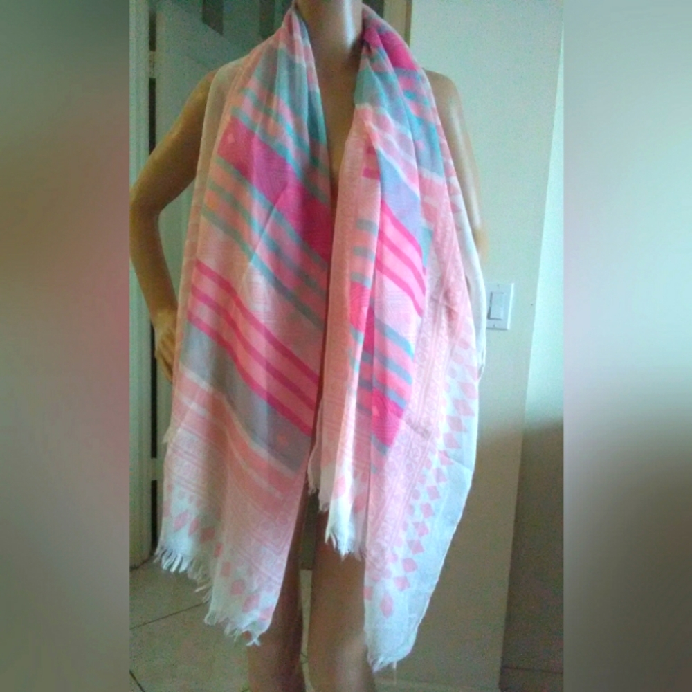 BNWT LONG VISCOSE SCARF/ NECK WRAP BY. A & O INTERN. WHITE PINK BLUE FRINGE ENDS